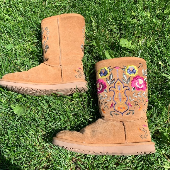 UGG Juliette Embroidered Floral tall Boots 8 - Picture 1 of 16